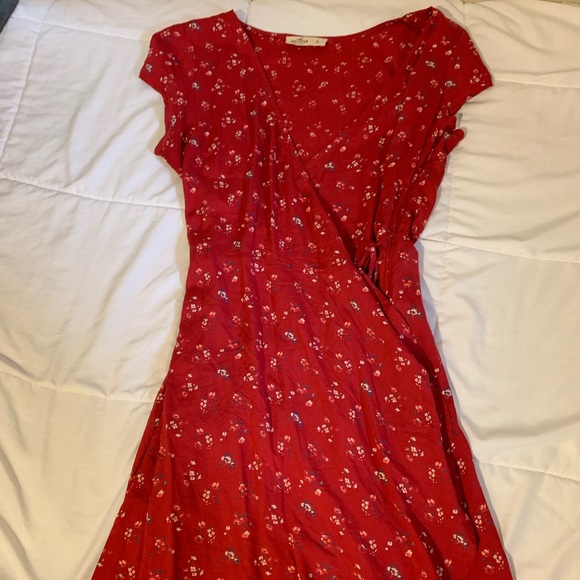 Hollister Dresses & Skirts - Hollister floral wrap dress